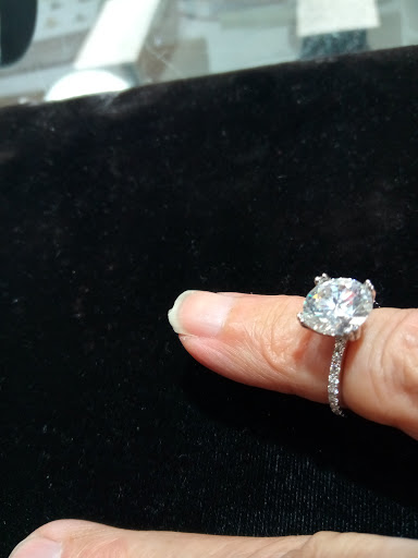 Jeweler «Randolph Jewelers», reviews and photos, 47557 Van Dyke, Shelby Charter Township, MI 48317, USA