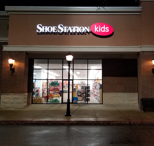 Shoe Station, 8041 Eastchase Pkwy, Montgomery, AL 36117, USA, 