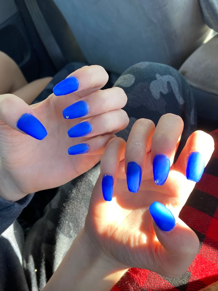 T & J Nails 63090