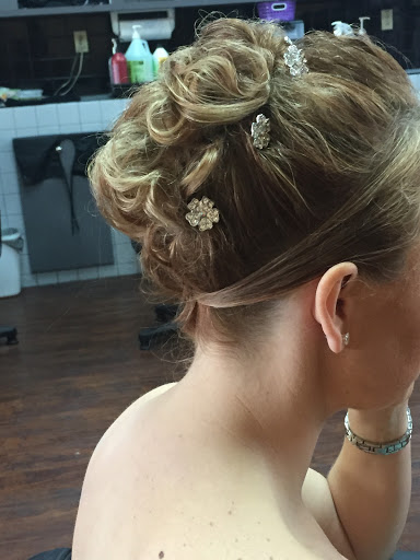 Hair Salon «Hairline Beauty Salon», reviews and photos, 5193 Shore Dr # 106, Virginia Beach, VA 23455, USA