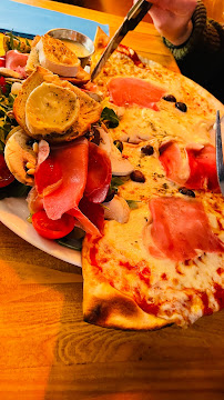 Pizza du Restaurant Chez Max à Saint-Laurent-du-Var - n°4