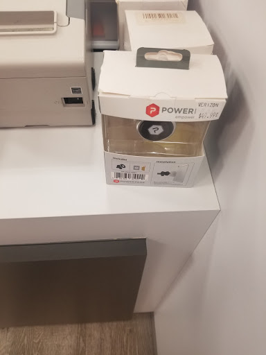 Cell Phone Store «Verizon Wireless and FiOS Retailer- Im Wireless - North Andover», reviews and photos, 435 Winthrop Ave, Lawrence, MA 01843, USA