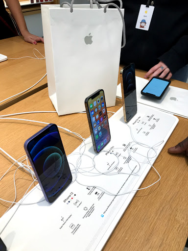 Cell Phone Store «Apple Brickell City Centre», reviews and photos, 701 S Miami Ave, Miami, FL 33130, USA