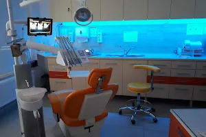 Dentysta Konrad Gruss image
