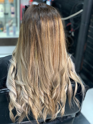 Beauty Salon «4 Looks Beauty Salon», reviews and photos, 12879 Josey Ln, Farmers Branch, TX 75234, USA