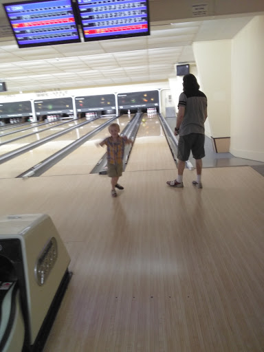 Bowling Alley «New Smyrna Lanes», reviews and photos, 185 N Causeway, New Smyrna Beach, FL 32169, USA