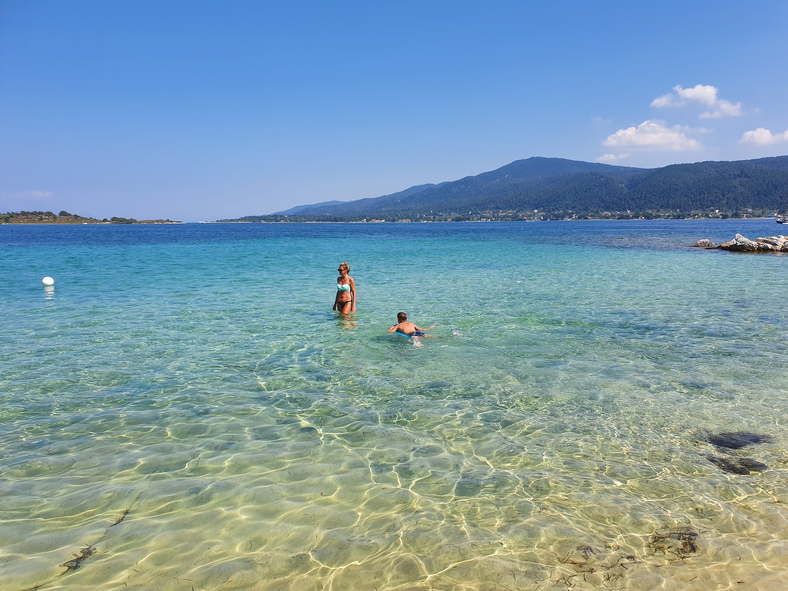 Foto de Karagatsi beach II com água cristalina superfície