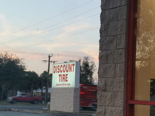 Tire Shop «Discount Tire Store - Sanford, FL», reviews and photos, 3513 S Orlando Dr, Sanford, FL 32773, USA