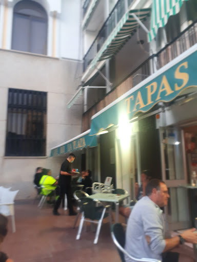 Café Bar La Plaza - Pl. Al Andalus, 2, 29730 Rincón de la Victoria, Málaga