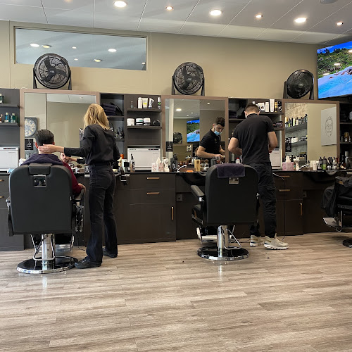 ZUCO : Salon de coiffure & Barbier pour hommes à Plainpalais - Friseursalon