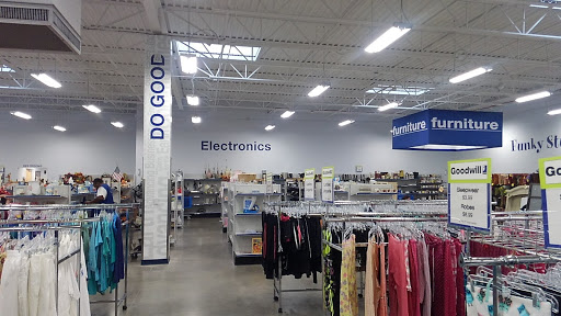 Thrift Store «Goodwill Warwick Retail Store», reviews and photos, 11061 Warwick Blvd, Newport News, VA 23601, USA