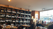 Atmosphère du Restaurant français Le 5ème CRU — Chez BruNab à Paris - n°3