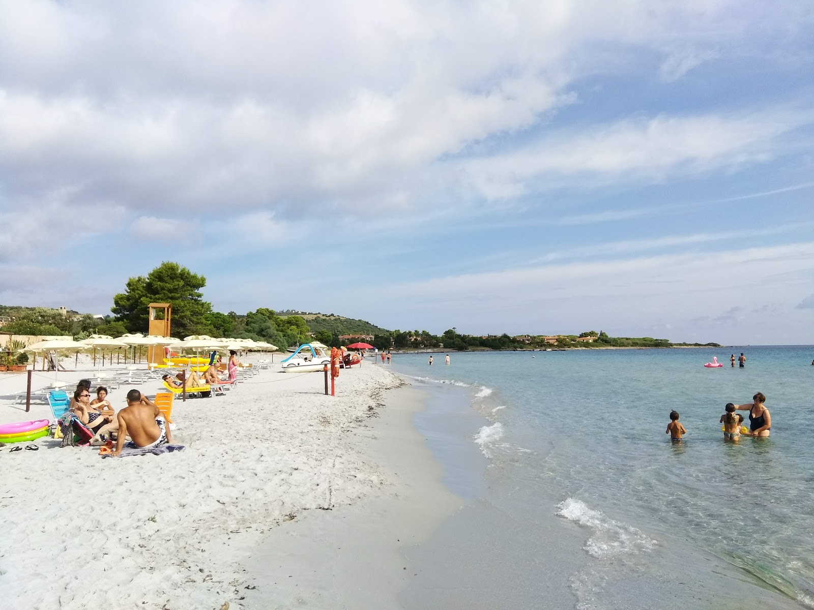 Fotografie cu Plaja Capo Comino - locul popular printre cunoscătorii de relaxare