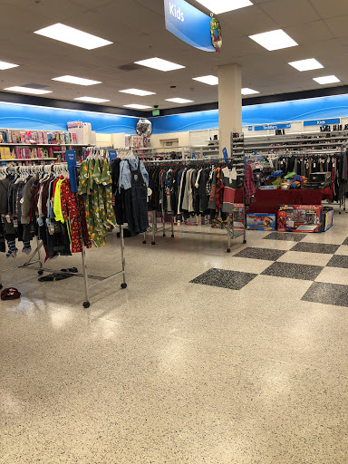 Clothing Store «Ross Dress for Less», reviews and photos, 99 Eglin Pkwy NE, Fort Walton Beach, FL 32548, USA