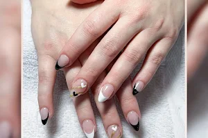 Blooming Nails image