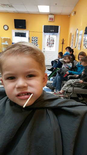 Barber Shop «Centreville Crossing Barber Shop», reviews and photos, 13826 Braddock Rd, Centreville, VA 20121, USA