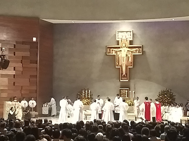 Opiniones de Santuario Arquidiocesano del Sagrado Corazón de Jesús en Santiago de Surco - Iglesia