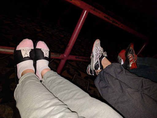 Movie Theater «B&B Theatres Overland Park 16», reviews and photos, 8601 W 135th St, Overland Park, KS 66223, USA