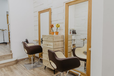 Oreal | Salón de peluquería y estética en Valverde del Camino C. del Duque, 20, 21600 Valverde del Camino, Huelva, España