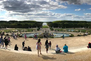 Tour of Versailles image