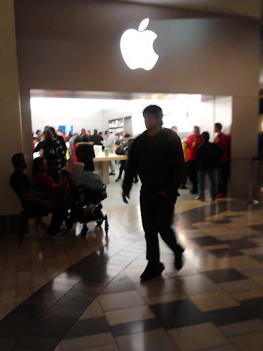 Computer Store «Apple Polaris Fashion Place», reviews and photos, 1500 Polaris Pkwy, Columbus, OH 43240, USA