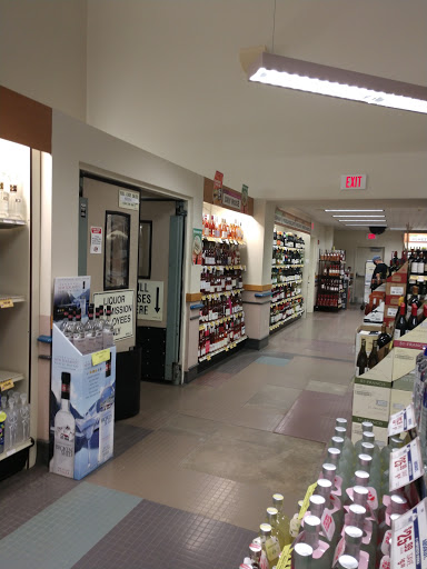 State Liquor Store «NH Liquor & Wine Outlet», reviews and photos, I-95, Hampton, NH 03843, USA