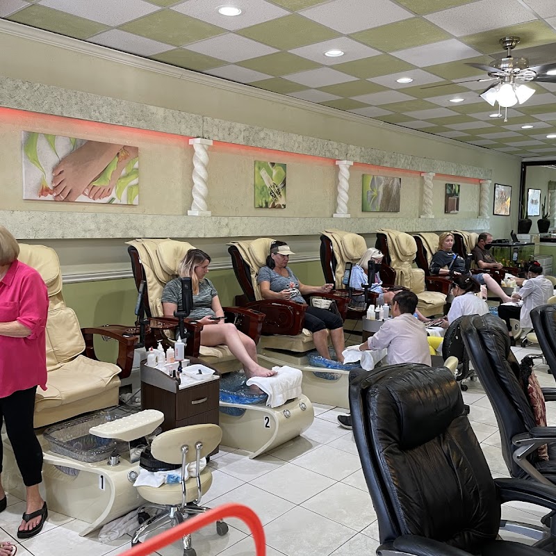Deluxe Nails And Spa in Ormond Beach