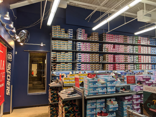 Shoe Store «SKECHERS Factory Outlet», reviews and photos, 619 Premium Outlets Dr, Monroe, OH 45050, USA