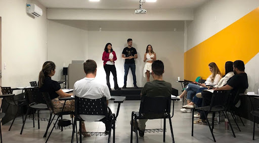Logo da empresa - OUSA cursos de Comunicação e Oratória