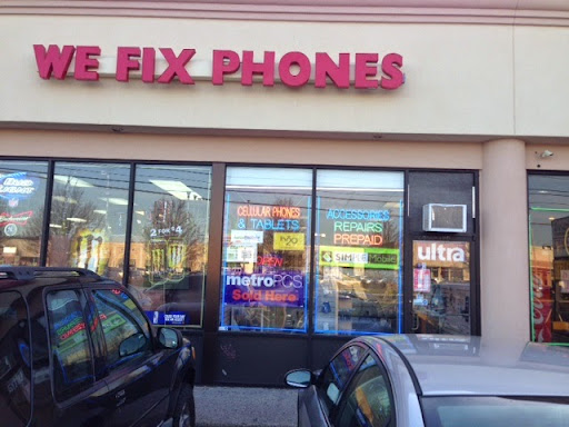 Cell Phone Store «WE FIX PHONES», reviews and photos, 213 Walt Whitman Rd, Huntington Station, NY 11746, USA