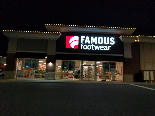 Shoe Store «Famous Footwear», reviews and photos, 1701 Niagara Falls Blvd, Amherst, NY 14228, USA