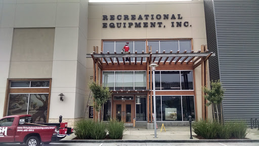 Camping Store «REI», reviews and photos, 2700 Seaglass Way, Oxnard, CA 93036, USA