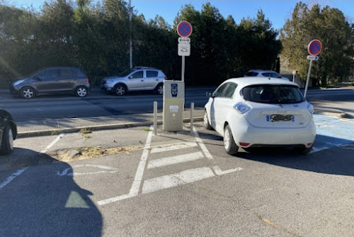 Station de recharge pour véhicules électriques à Maussane-les-Alpilles