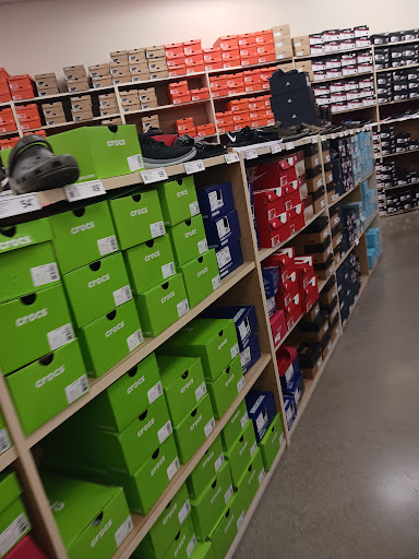 Shoe Store «Famous Footwear», reviews and photos, 1816 Hilliard Rome Rd, Hilliard, OH 43026, USA