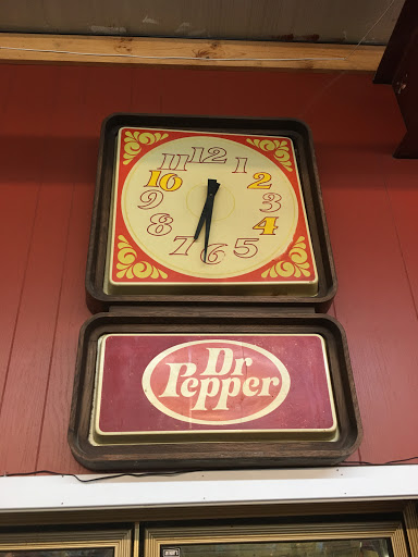 Grocery Store «Anderson Valley Mkt & Liquor», reviews and photos, 14175 CA-128, Boonville, CA 95415, USA