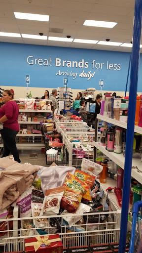 Clothing Store «Ross Dress for Less», reviews and photos, 3203 N State Rd 7, Lauderdale Lakes, FL 33319, USA