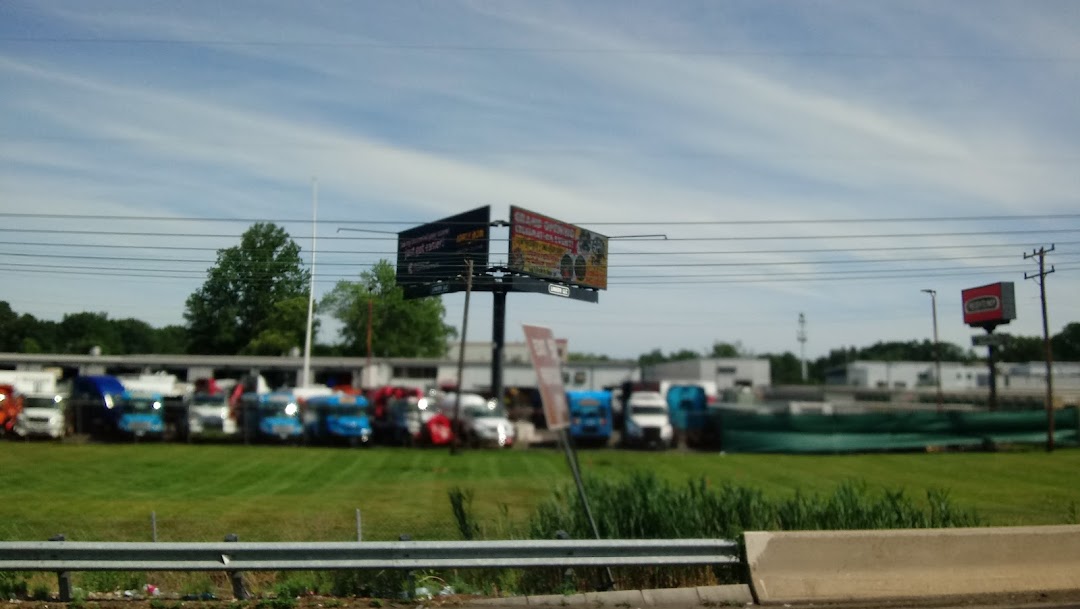 Freightliner of Hartford - Parts & Service