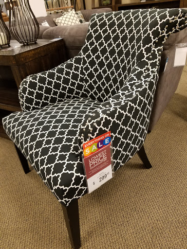 Furniture Store «Raymour & Flanigan Furniture and Mattress Store», reviews and photos, 1459 Niagara Falls Blvd, Amherst, NY 14228, USA