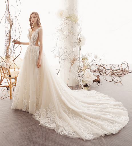 Stores to buy wedding dresses for guests Berlin
