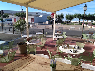 Photo n°8 de Restaurant L'Abrivado - Hôtel - Café - Appartements à Saintes-Maries-de-la-Mer ()