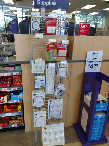 Print Shop «FedEx Office Print & Ship Center», reviews and photos, 43215 Grand River Ave a, Novi, MI 48375, USA