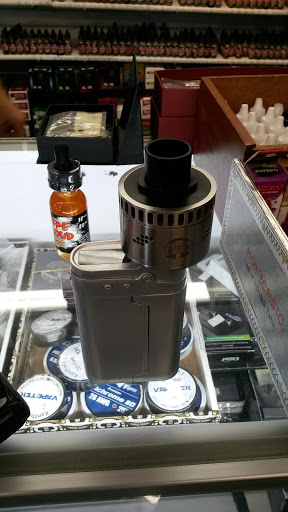 Vaporizer Store «Smoke Shop & Vapor Lounge», reviews and photos, 2702 N 5th Street Hwy, Reading, PA 19605, USA