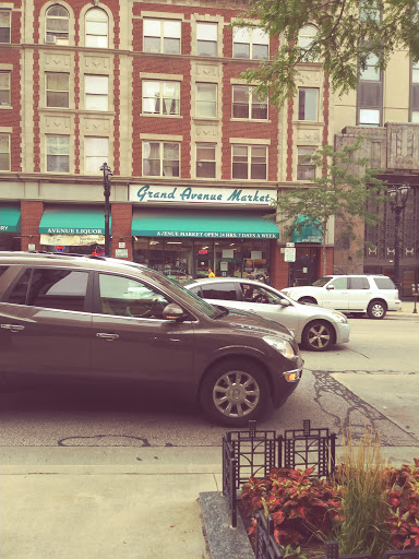 Grocery Store «Grand Avenue Market», reviews and photos, 612 W Wisconsin Ave, Milwaukee, WI 53203, USA