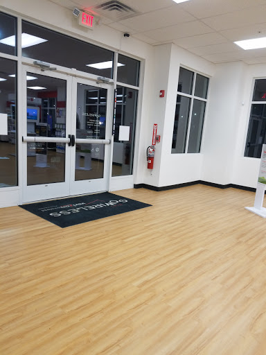 Cell Phone Store «GoWireless Verizon Authorized Retailer», reviews and photos, 19 Manchester Rd #1, Derry, NH 03038, USA