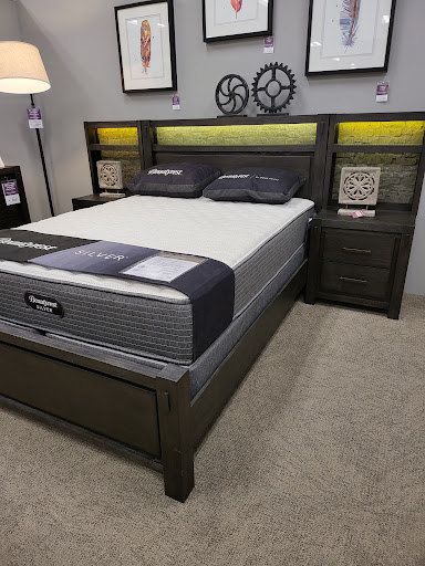 Furniture Store «Raymour & Flanigan Furniture and Mattress Store», reviews and photos, 1360 S Washington St, North Attleborough, MA 02760, USA