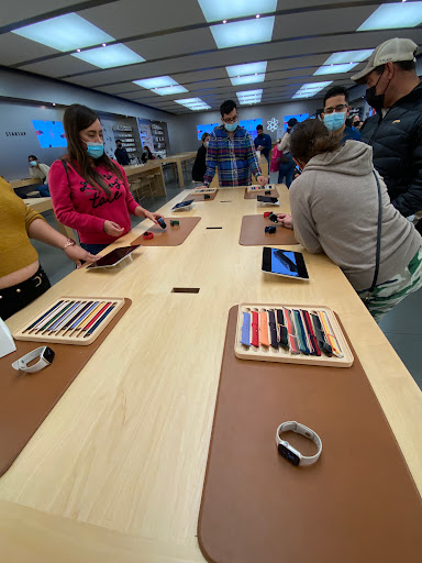 Computer Store «Apple Cielo Vista Mall», reviews and photos, 8401 Gateway Blvd W, El Paso, TX 79925, USA