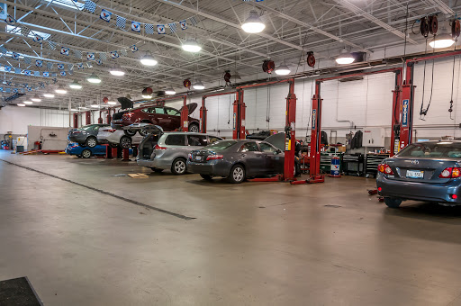 Toyota Dealer «Oakbrook Toyota», reviews and photos, 550 E Ogden Ave, Westmont, IL 60559, USA