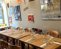 Atmosphère du Restaurant israélien Salatim à Paris - n°1