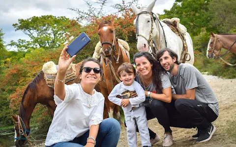 Cabalgatas y Días de Campo image