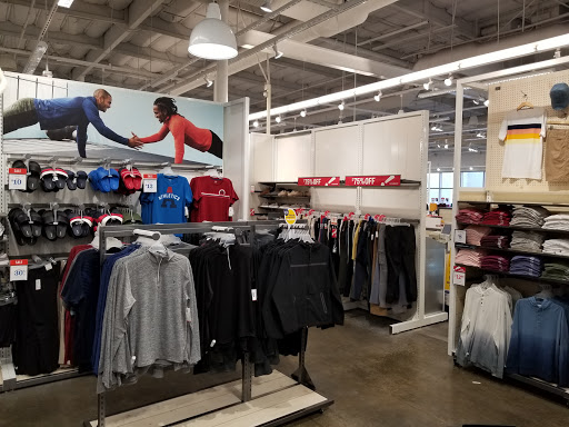 Clothing Store «Old Navy», reviews and photos, 901 S Coast Dr, Costa Mesa, CA 92626, USA